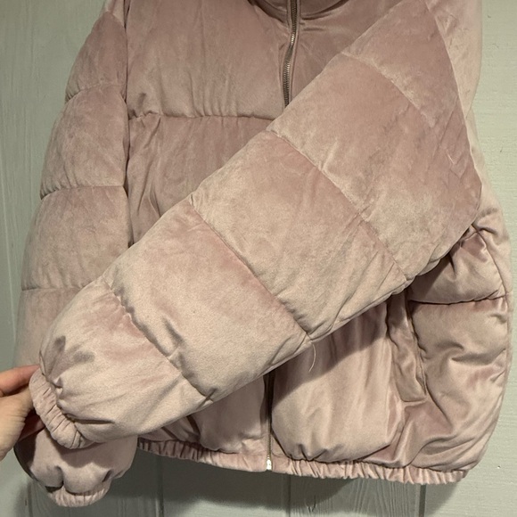Old Navy Soft Pink Puffer Jacket - Picture 5 of 11